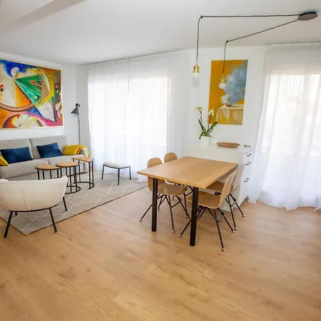 Somptueux Deux Pieces Vue + Parking *