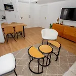 Appartement Somptueux Deux Pièces Vue + Parking *