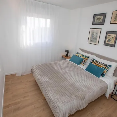 Somptueux Deux Pieces Vue + Parking Apartman *