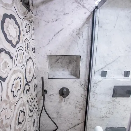 Somptueux Deux Pieces Vue + Parking Apartman