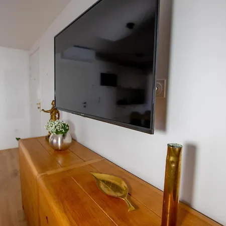 Somptueux Deux Pieces Vue + Parking Apartman